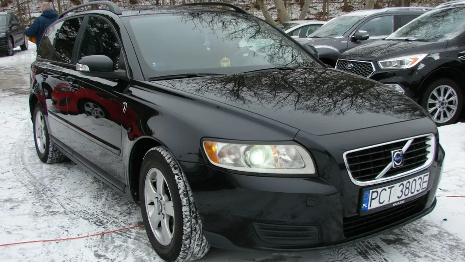 VOLVO V50 -