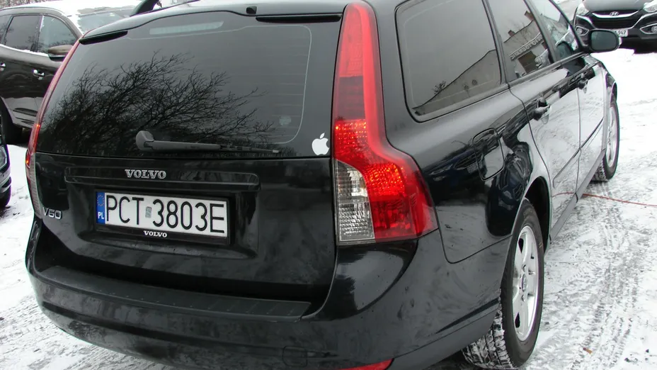VOLVO V50 -