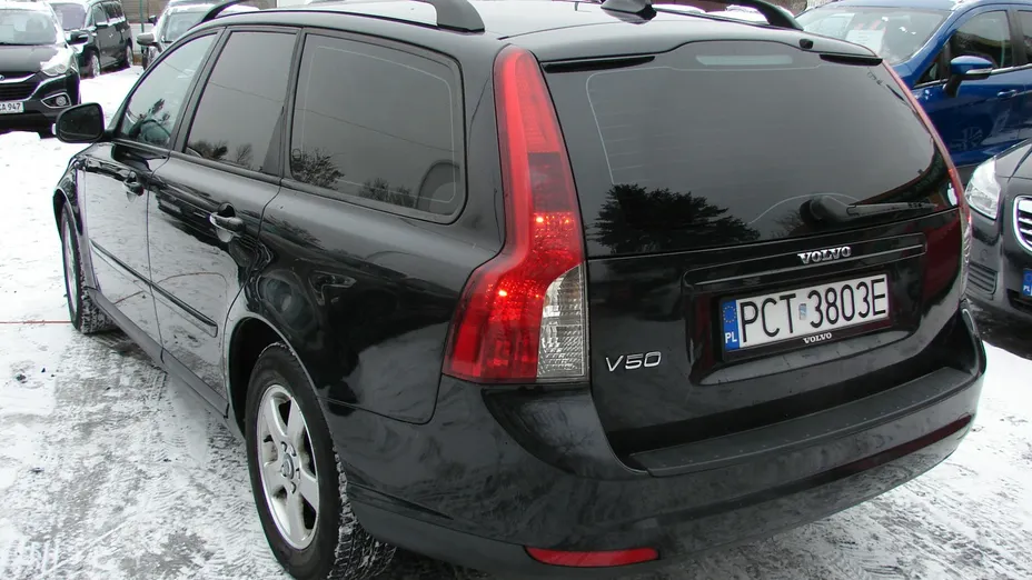 VOLVO V50 -