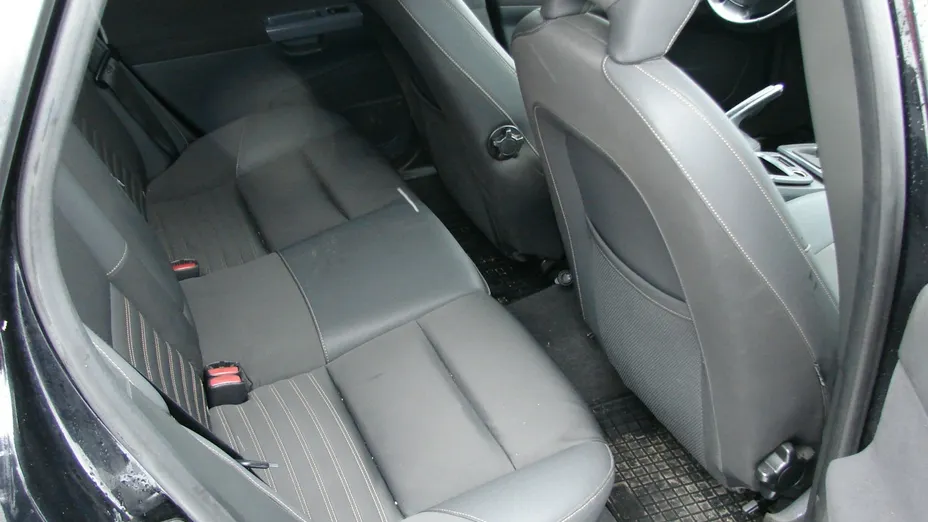 VOLVO V50 -