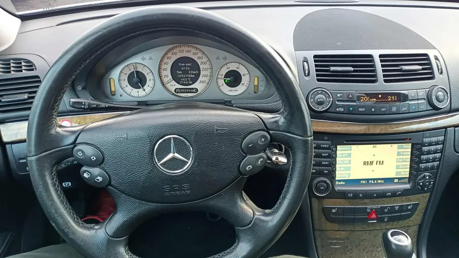 MERCEDES-BENZ E Klasa -
