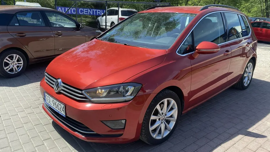 VOLKSWAGEN Golf Sportsvan -