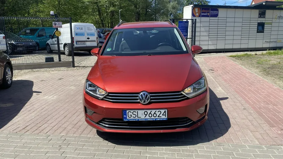 VOLKSWAGEN Golf Sportsvan -