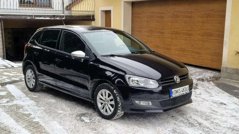 VOLKSWAGEN Polo -