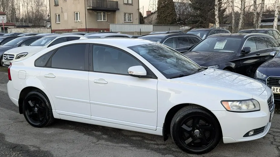 VOLVO S40 -