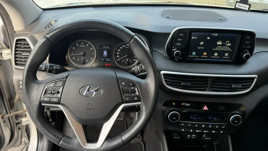 HYUNDAI Tucson -