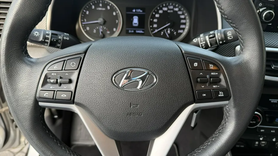 HYUNDAI Tucson -
