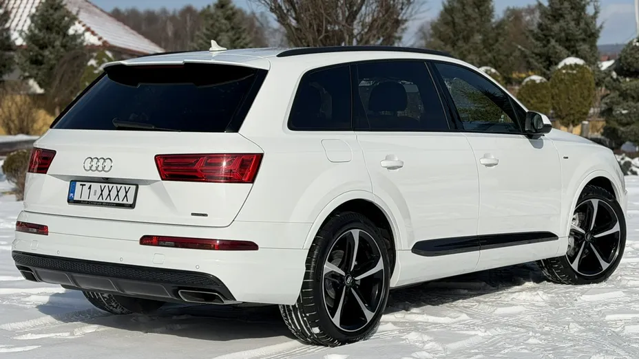 AUDI Q7 -