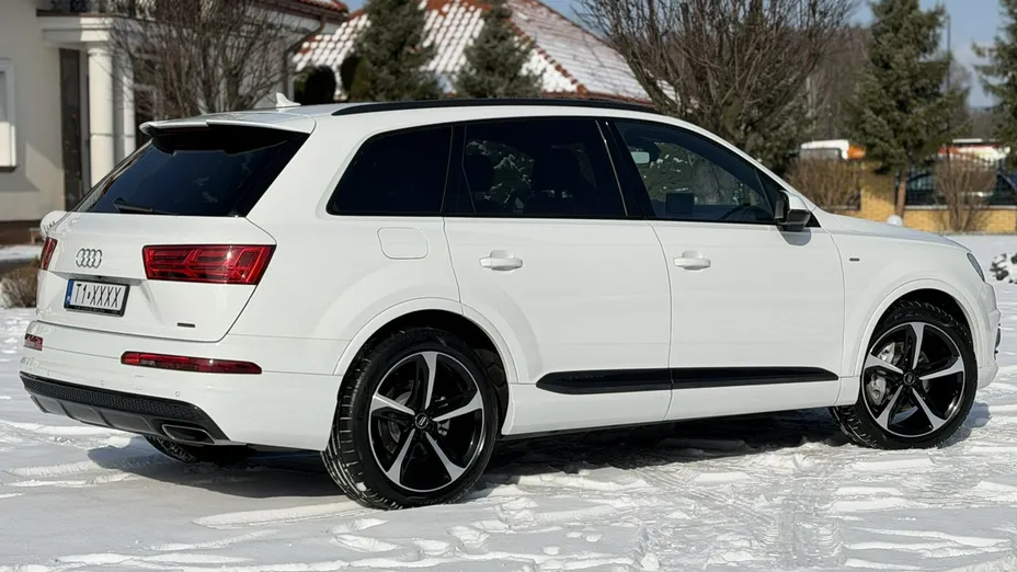 AUDI Q7 -