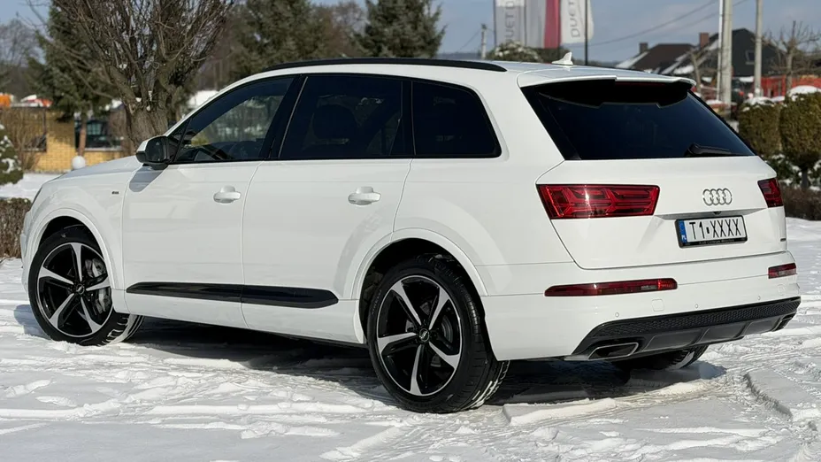 AUDI Q7 -