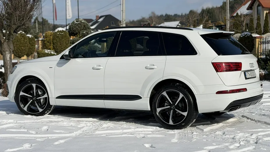AUDI Q7 -