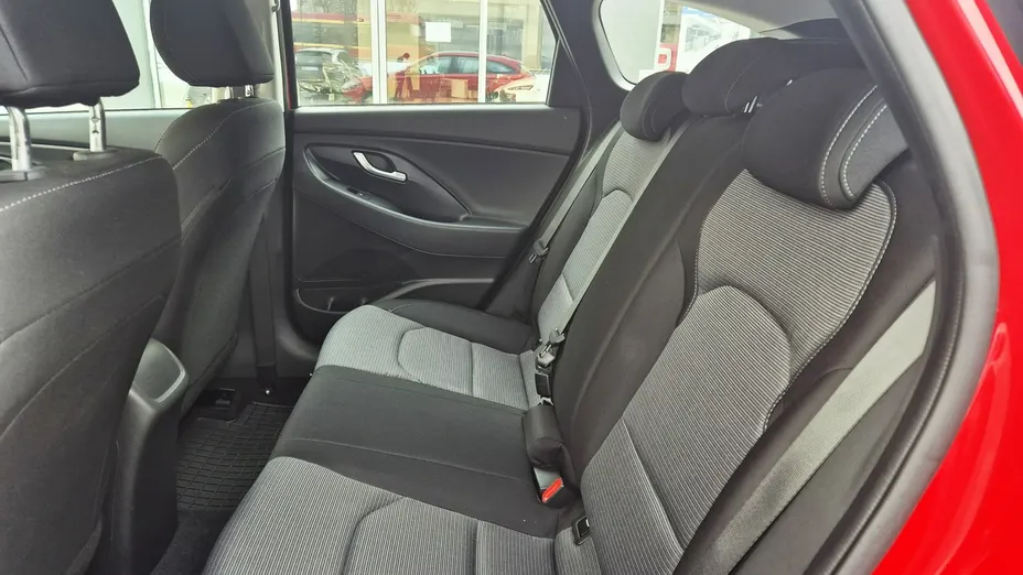 HYUNDAI i30 -