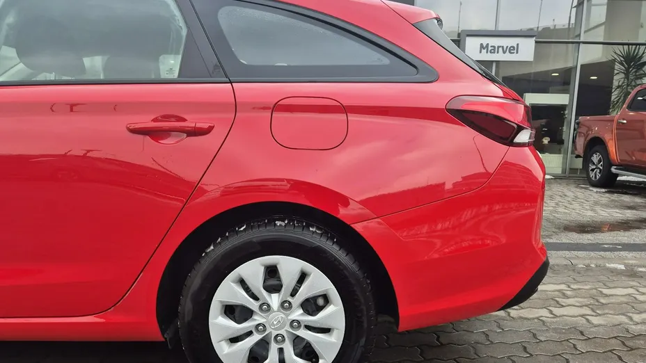 HYUNDAI i30 -