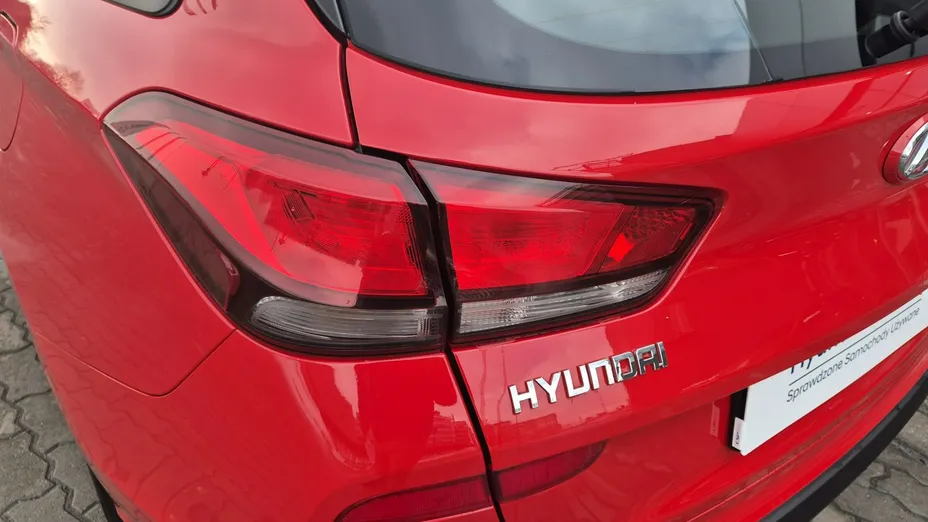 HYUNDAI i30 -