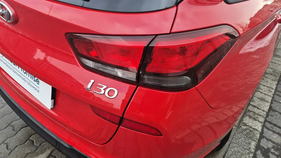 HYUNDAI i30 -