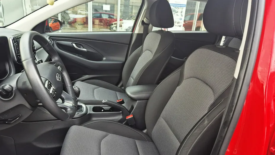 HYUNDAI i30 -