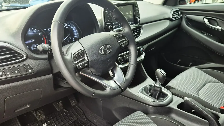 HYUNDAI i30 -