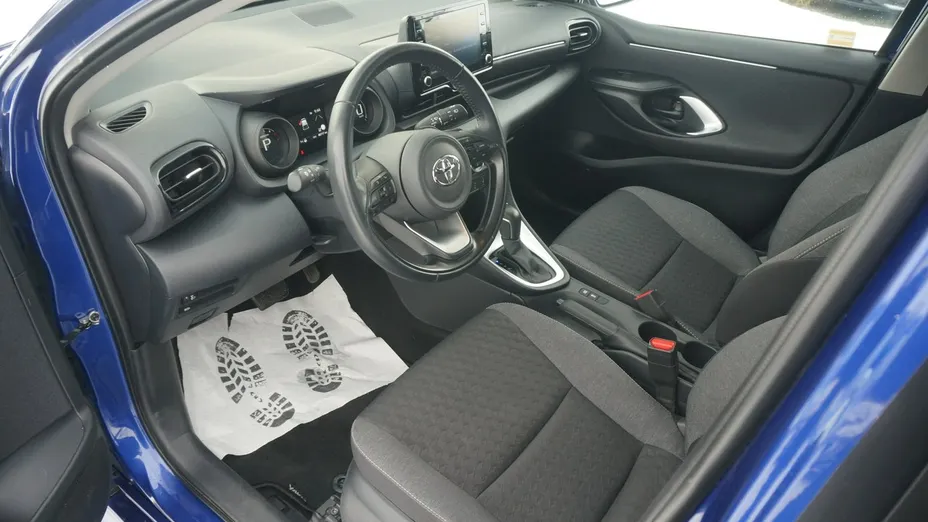 TOYOTA Yaris -