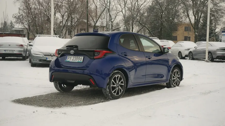 TOYOTA Yaris -