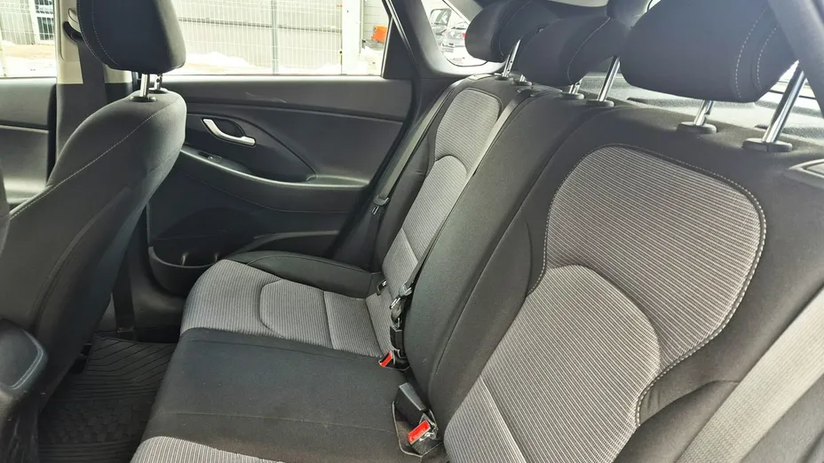 HYUNDAI i30 -