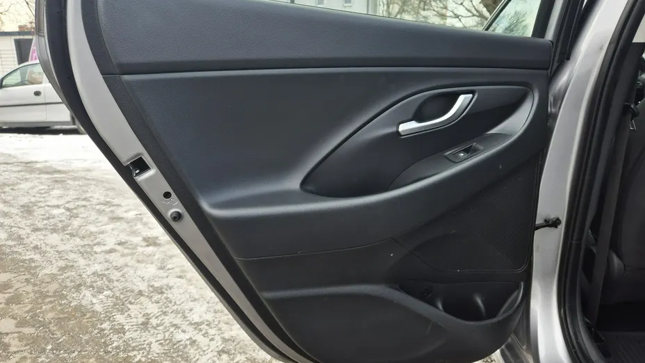 HYUNDAI i30 -