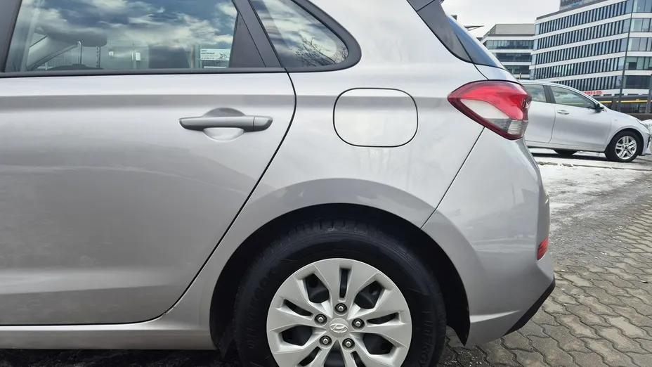 HYUNDAI i30 -