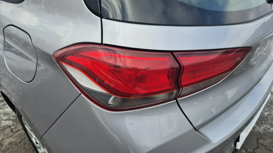 HYUNDAI i30 -