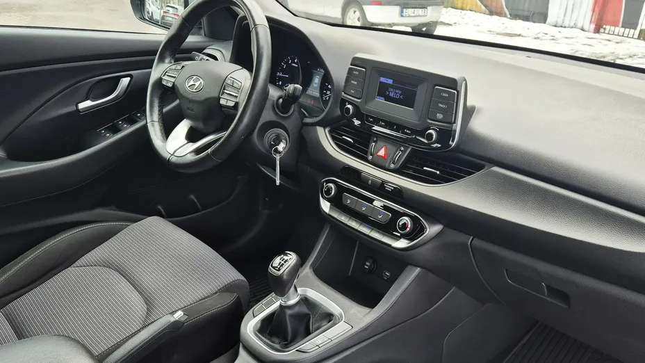 HYUNDAI i30 -