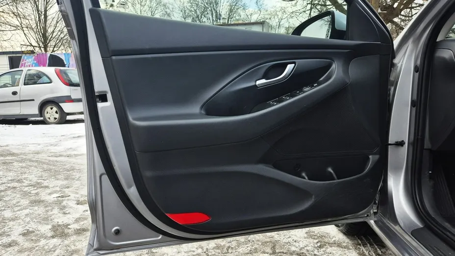 HYUNDAI i30 -
