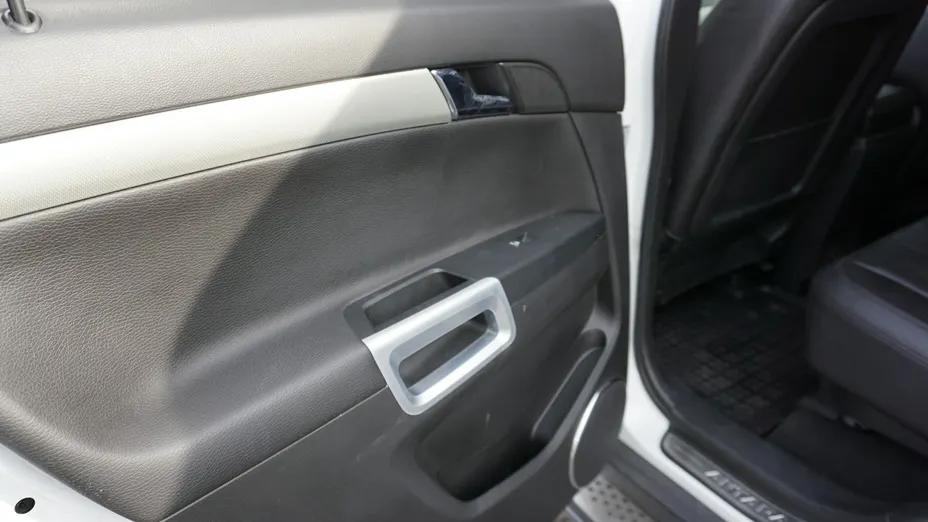 OPEL Antara -