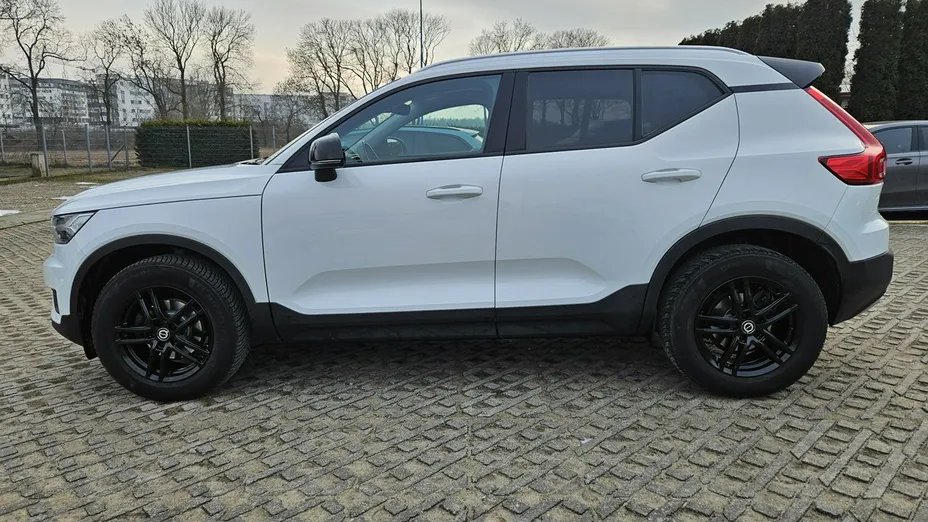 VOLVO XC40 -