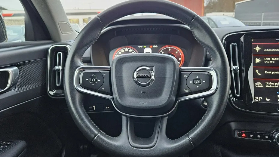 VOLVO XC40 -