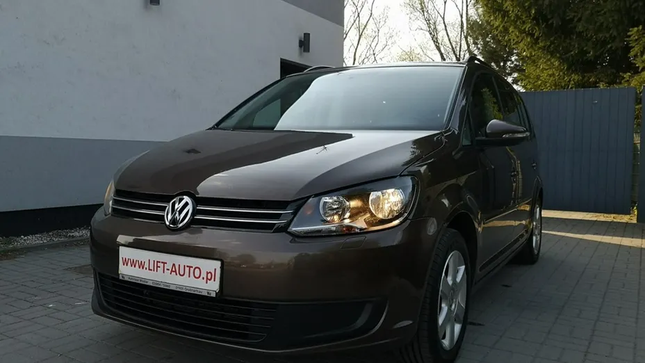 VOLKSWAGEN Touran -