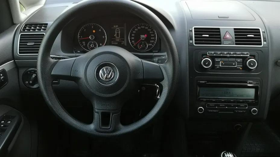 VOLKSWAGEN Touran -