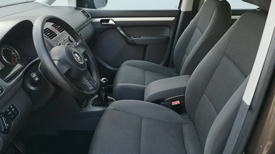 VOLKSWAGEN Touran -