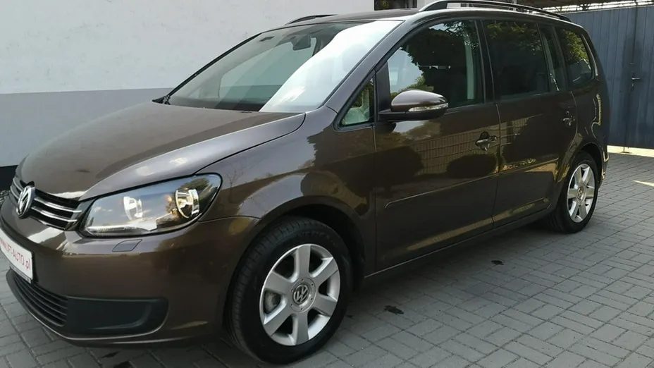 VOLKSWAGEN Touran -