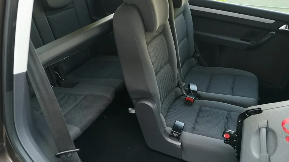 VOLKSWAGEN Touran -