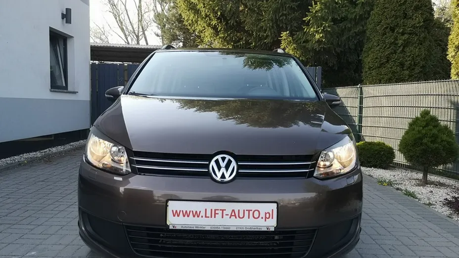 VOLKSWAGEN Touran -