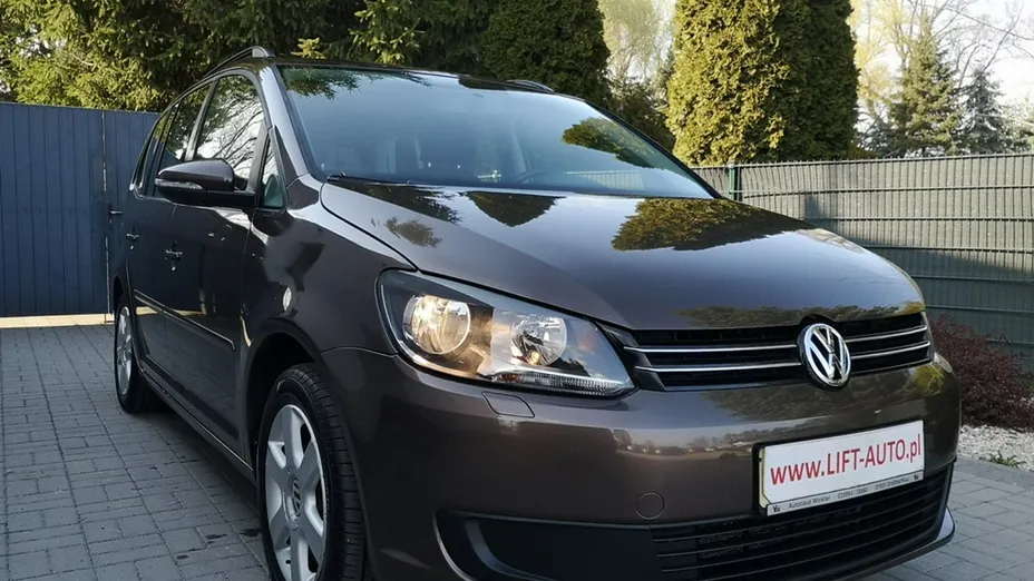 VOLKSWAGEN Touran -