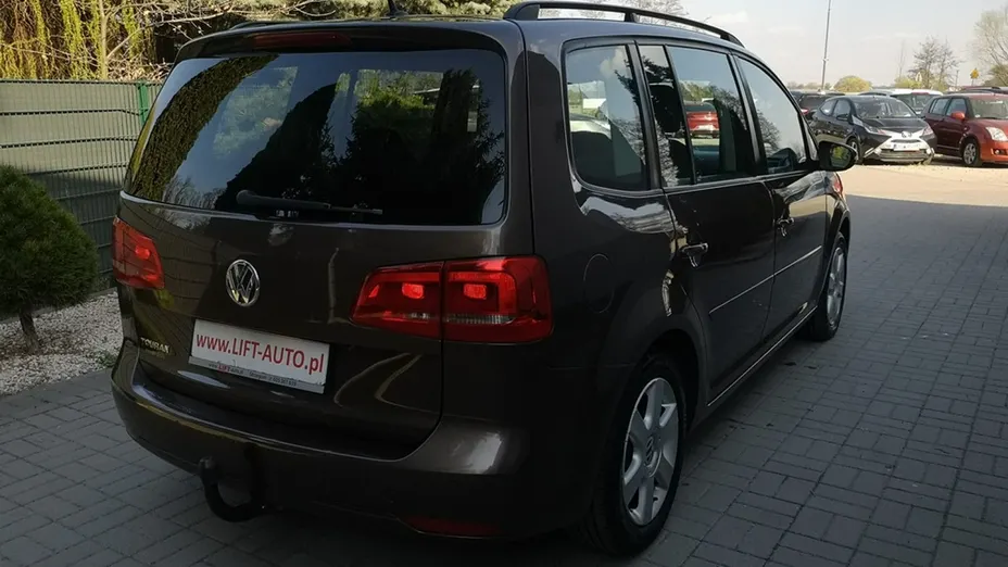 VOLKSWAGEN Touran -