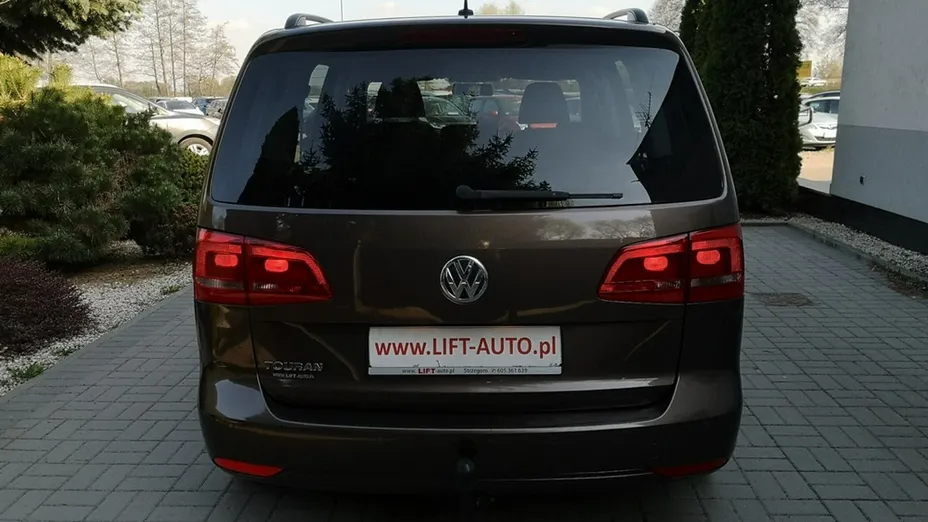 VOLKSWAGEN Touran -