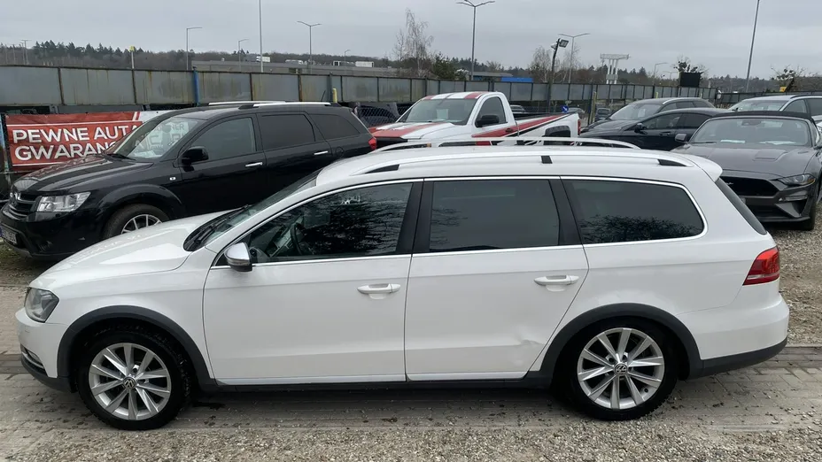 VOLKSWAGEN Passat -