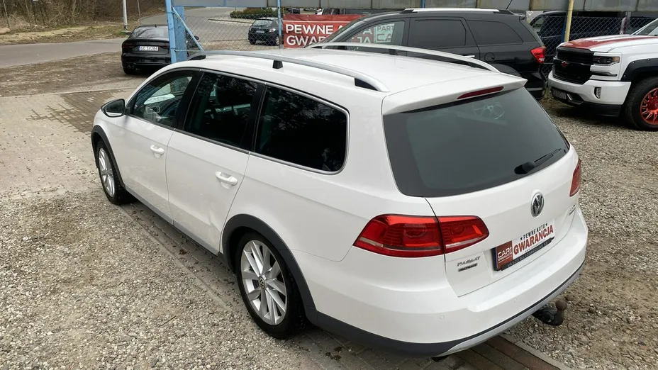 VOLKSWAGEN Passat -