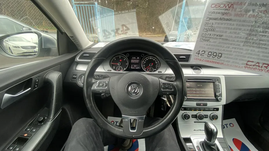 VOLKSWAGEN Passat -