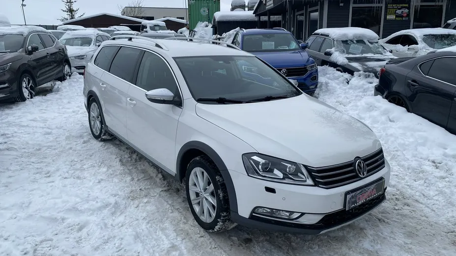 VOLKSWAGEN Passat -