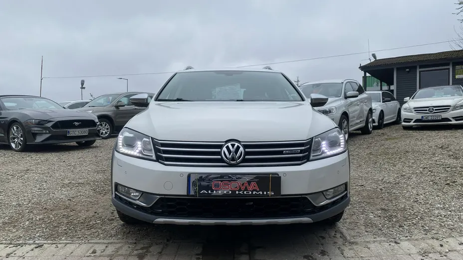 VOLKSWAGEN Passat -