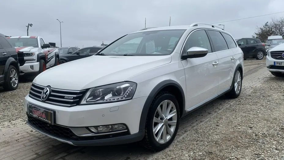 VOLKSWAGEN Passat -