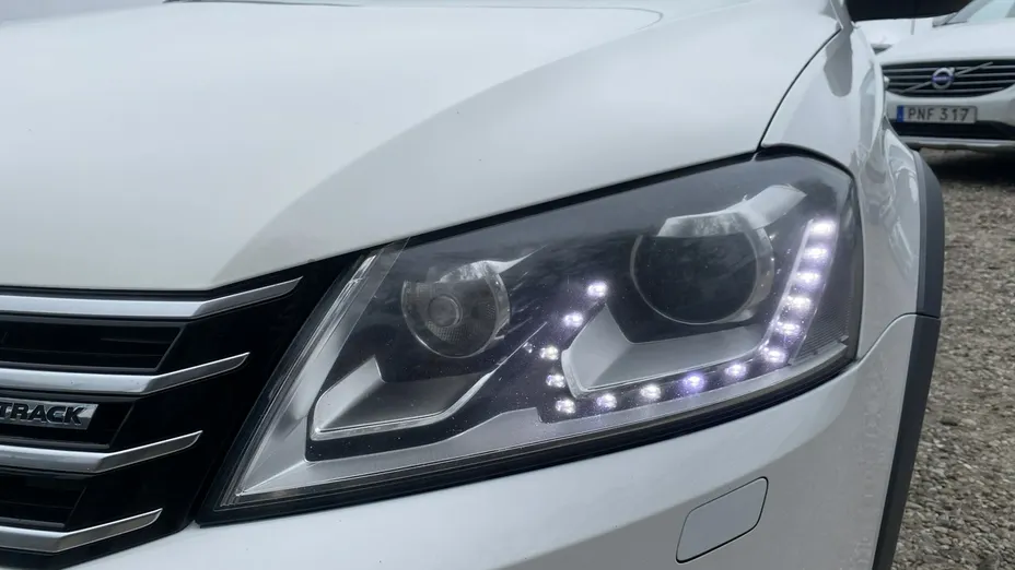 VOLKSWAGEN Passat -