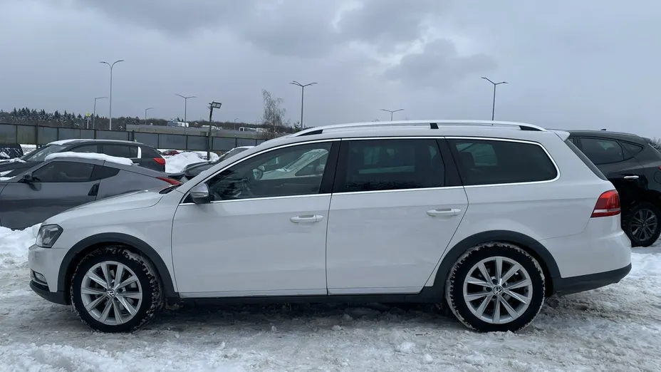VOLKSWAGEN Passat -