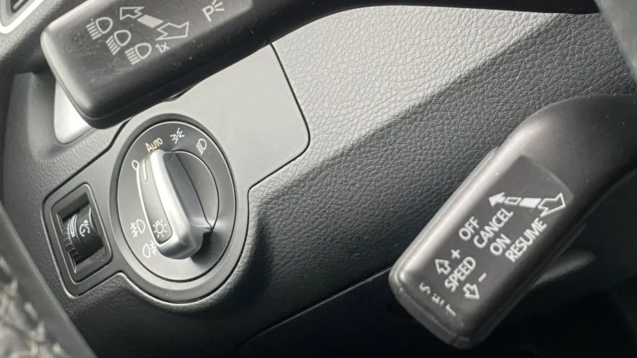 VOLKSWAGEN Passat -
